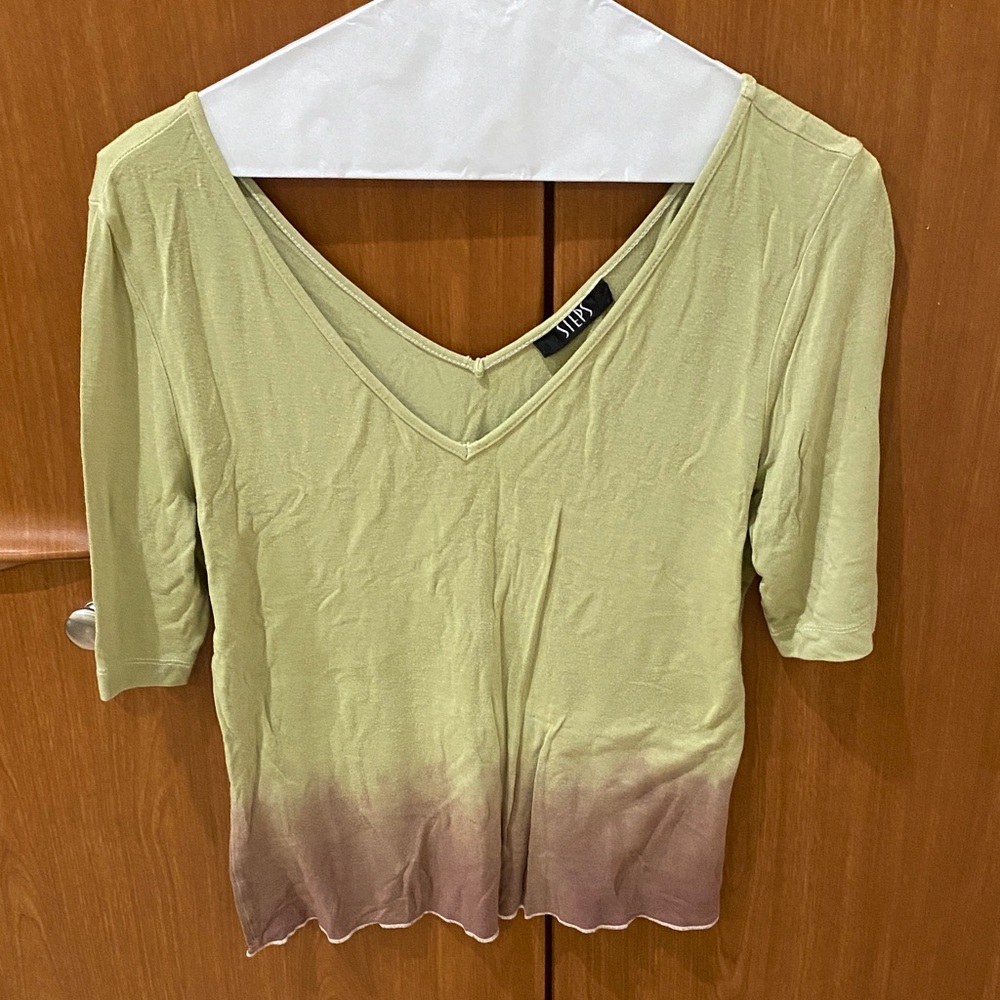V-Neck Short Sleeve Tee in Olive and Brown